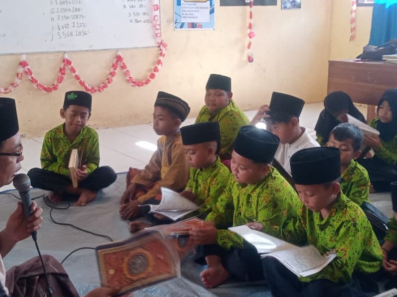 Khotmil qur'an hari santri
